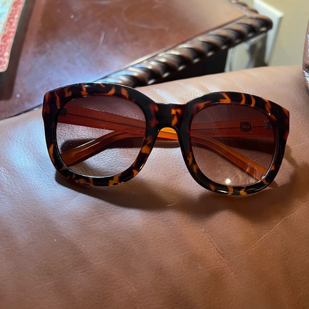 Gap Tortoise Shell Sunglasses